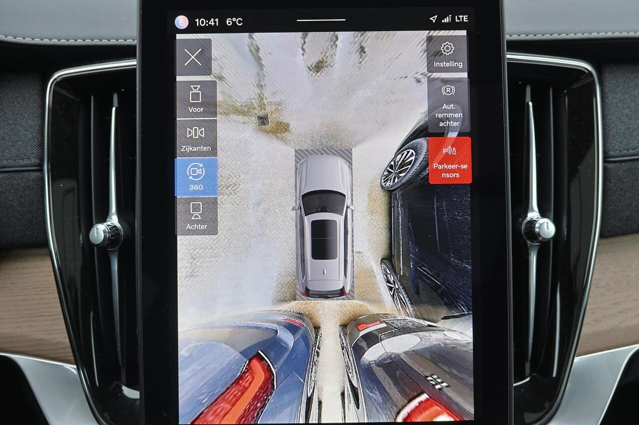 Volvo XC90 T8 Recharge AWD Ultra Dark - Luchtvering - Panorama/schuifdak - IntelliSafe Assist & Surround - 360º Camera - Bowers & Wilkins audio - Adaptieve LED koplampen - Verwarmde voorstoelen, stuur & achterbank - Parkeersensoren voor & achter - Elektr. bedienb. v