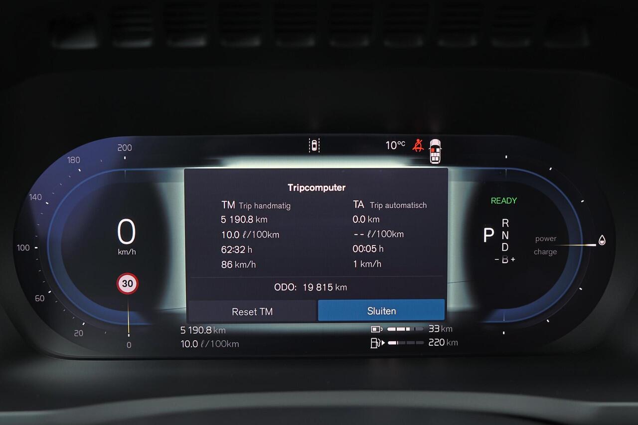 Volvo XC90 T8 Recharge AWD Ultra Dark - Luchtvering - Panorama/schuifdak - IntelliSafe Assist & Surround - 360º Camera - Bowers & Wilkins audio - Adaptieve LED koplampen - Verwarmde voorstoelen, stuur & achterbank - Parkeersensoren voor & achter - Elektr. bedienb. v