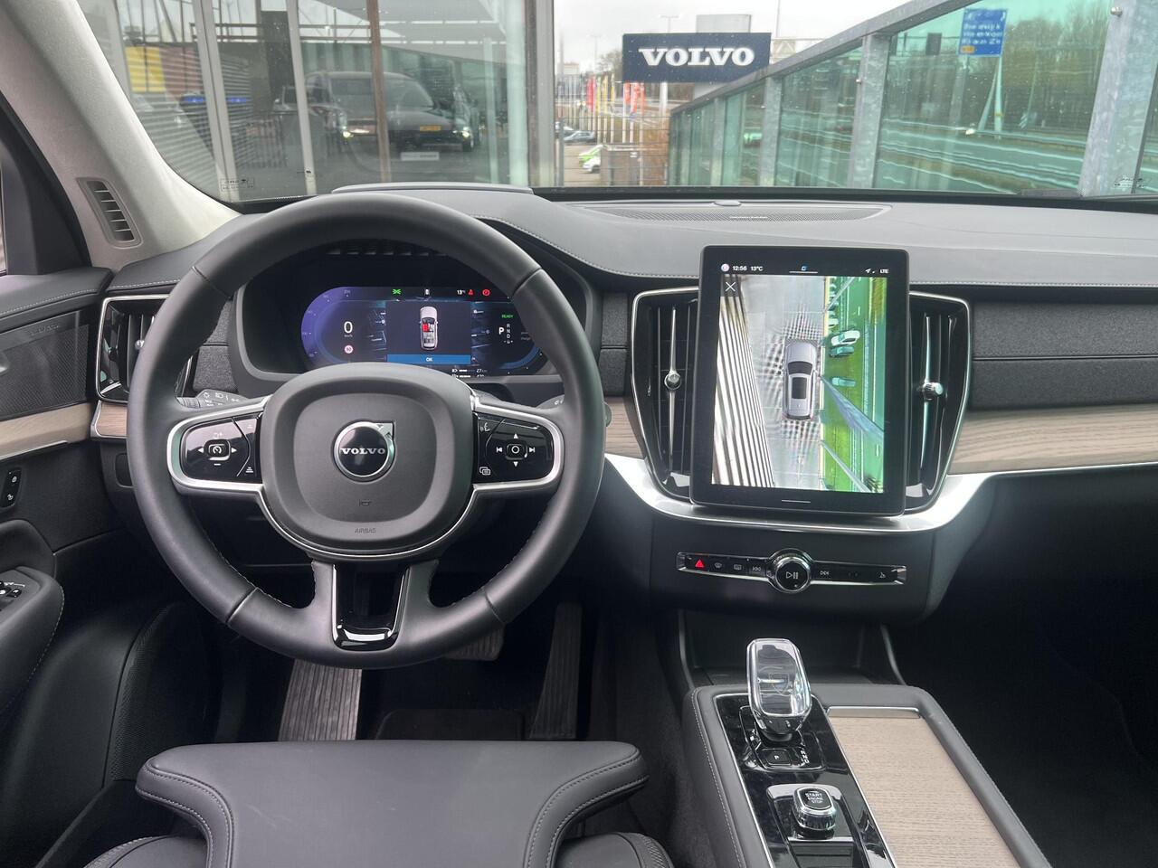 Volvo XC90 2.0 T8 Plug-in hybrid AWD Ultra Dark Black Edition, PHEV, Long range, Automaat, Luchtvering, Panoramadak, Stoel- en stuurverwarming, Parkeercamera, Park assist voor- en achter