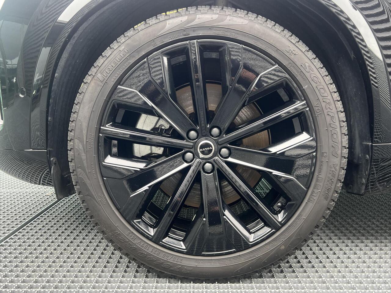 Volvo XC90 2.0 T8 Plug-in hybrid AWD Ultra Dark Black Edition, PHEV, Long range, Automaat, Luchtvering, Panoramadak, Stoel- en stuurverwarming, Parkeercamera, Park assist voor- en achter