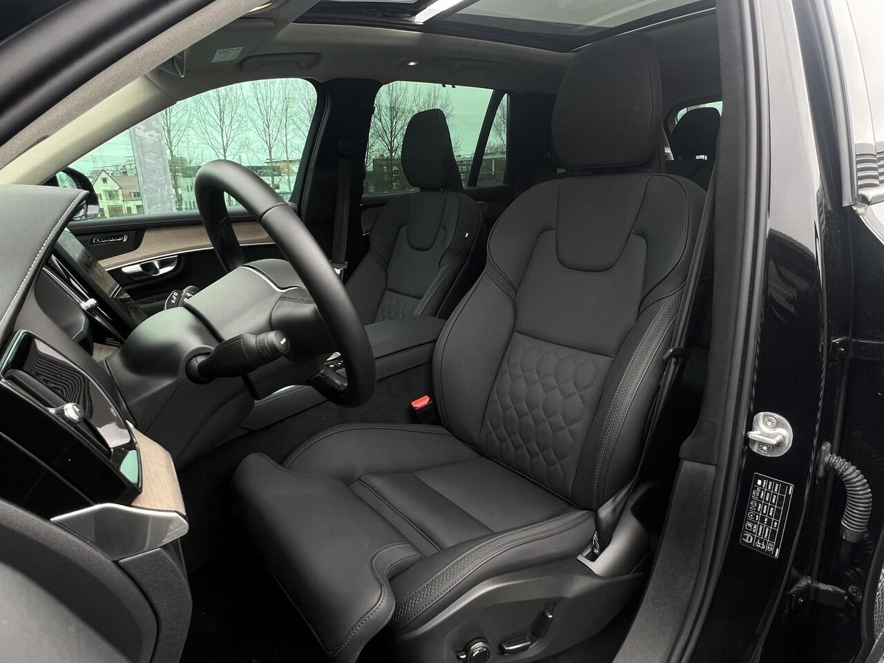 Volvo XC90 2.0 T8 Plug-in hybrid AWD Ultra Dark Black Edition, PHEV, Long range, Automaat, Luchtvering, Panoramadak, Stoel- en stuurverwarming, Parkeercamera, Park assist voor- en achter