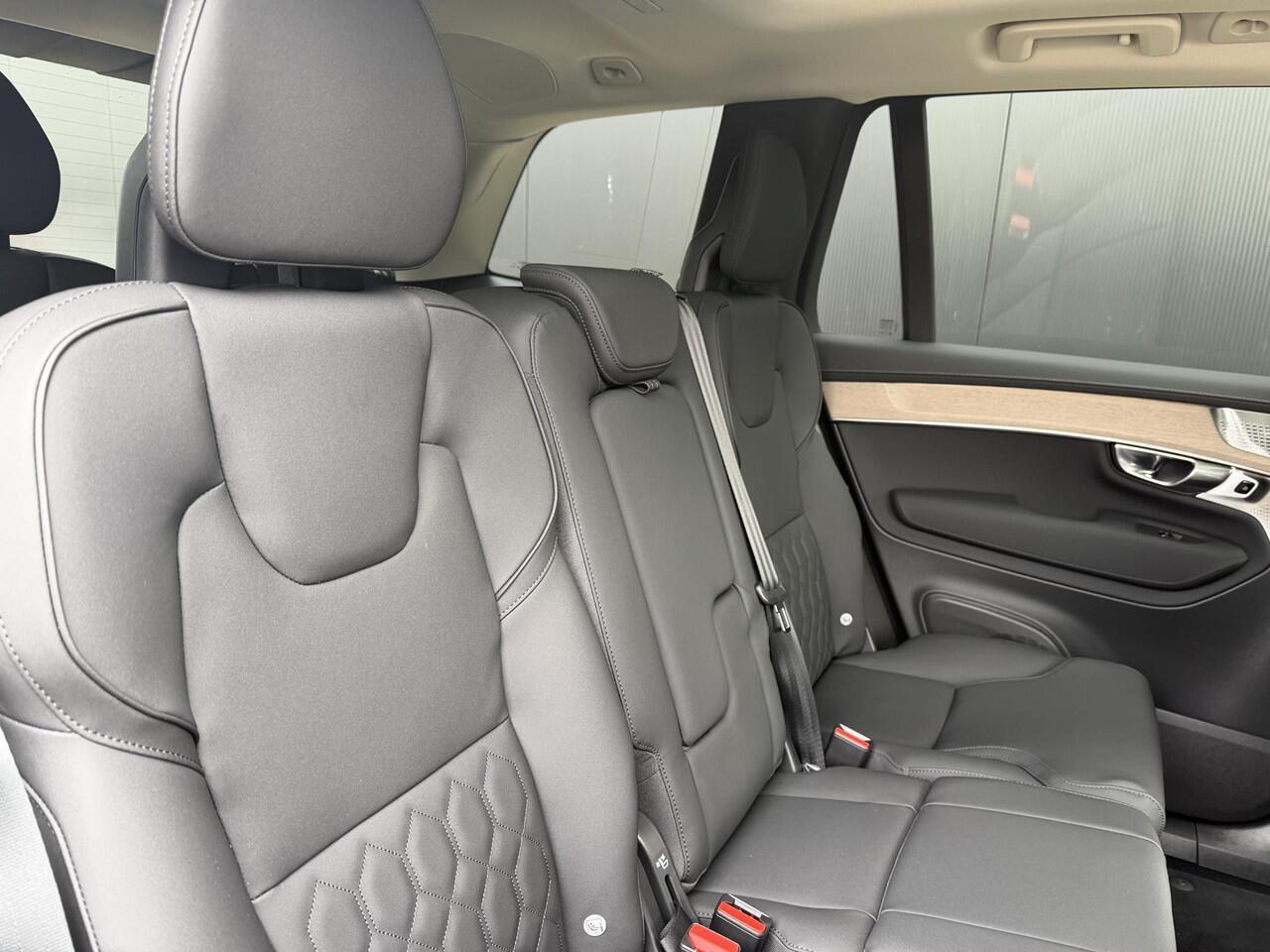 Volvo XC90 2.0 T8 Plug-in hybrid AWD Ultra Dark Panorama dak / Head-up display / Luchtvering / Elektr. stoelverstelling / Stoel-, stuur-, achterbank verwarming / Bowers & Wilkins