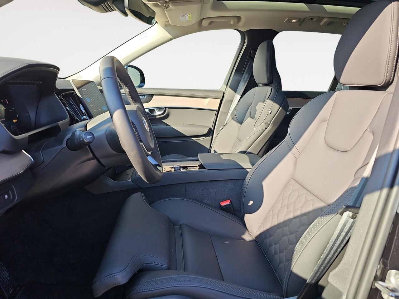 Volvo XC90 2.0 T8 Plug-in hybrid AWD Ultra Dark | Luchtvering | Trekhaak | Panoramadak | 360 graden camera |