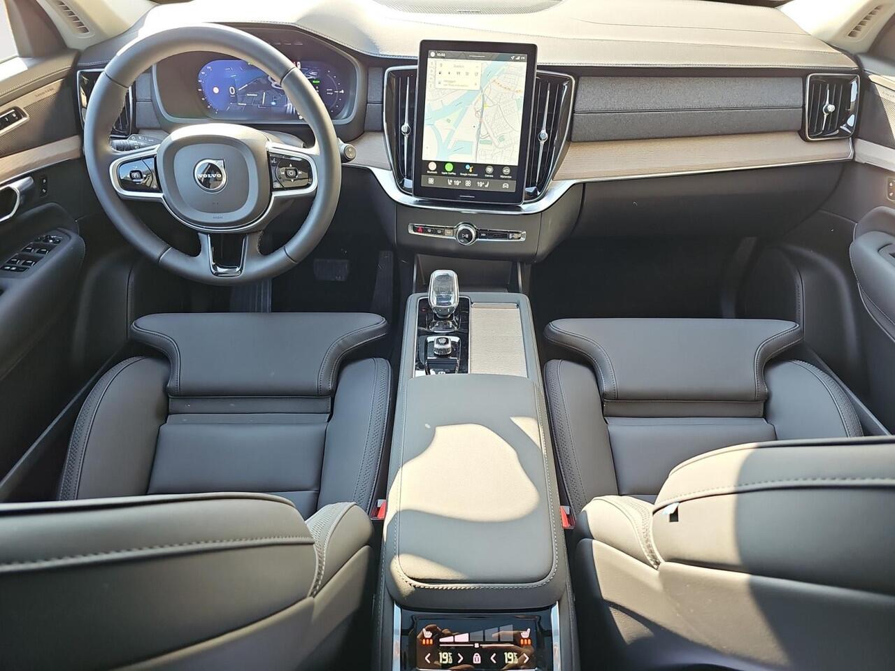 Volvo XC90 2.0 T8 Plug-in hybrid AWD Ultra Dark | Luchtvering | Trekhaak | Panoramadak | 360 graden camera |