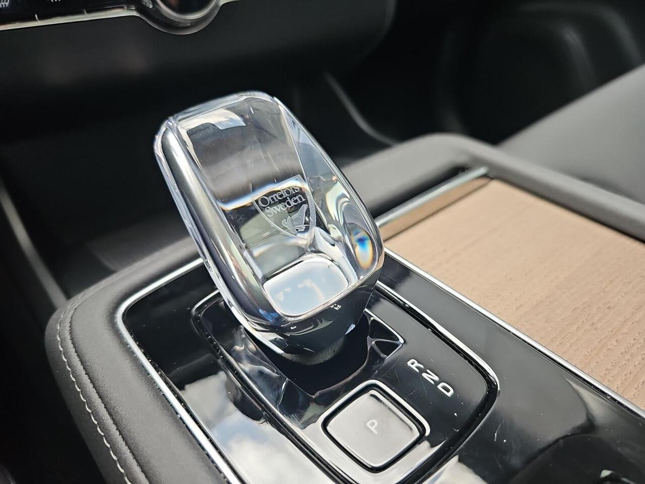 Volvo XC90 2.0 T8 Plug-in hybrid AWD Plus Dark | Luchtvering | Panoramadak | 360 graden camera | Harman/Kardon |