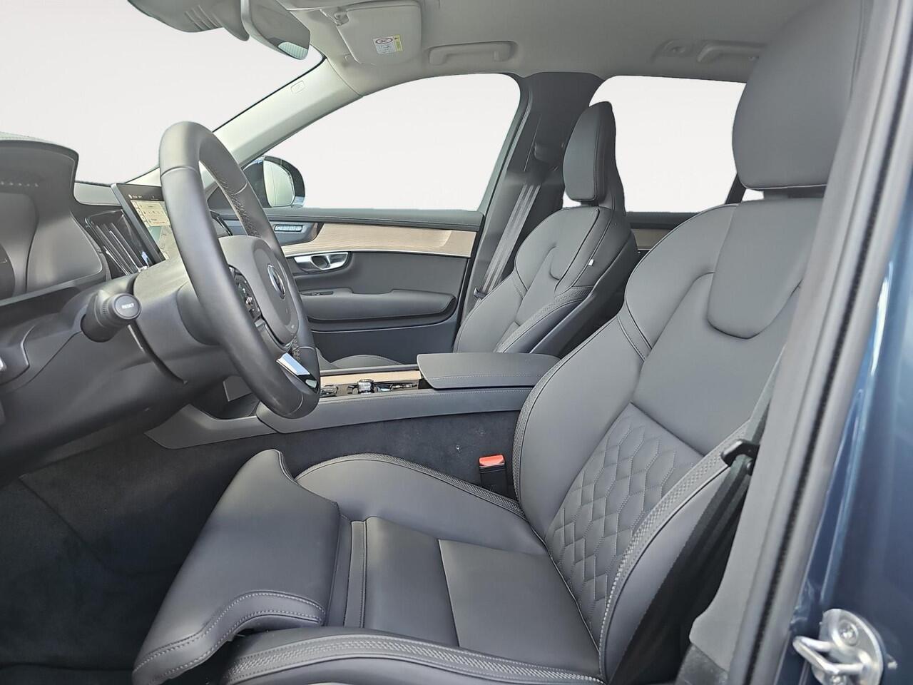 Volvo XC90 2.0 T8 Plug-in hybrid AWD Plus Dark | 360 graden camera | Harman/Kardon | Stoelverwarming | Verwarmde voorruit |