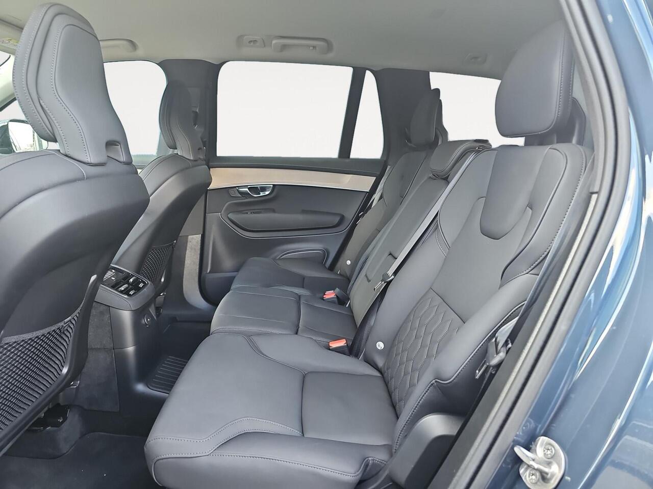 Volvo XC90 2.0 T8 Plug-in hybrid AWD Plus Dark | 360 graden camera | Harman/Kardon | Stoelverwarming | Verwarmde voorruit |