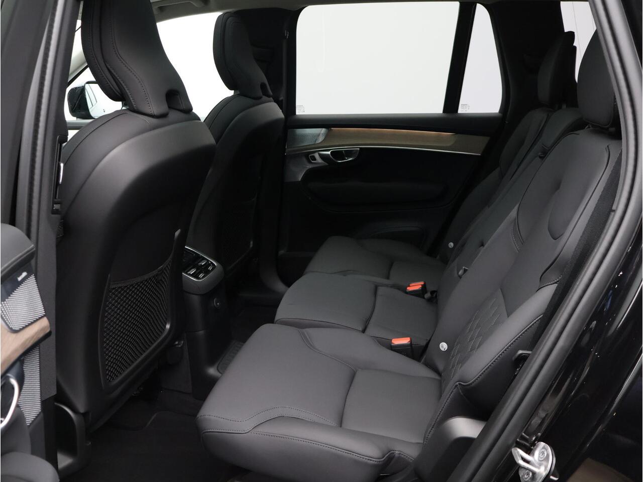 Volvo XC90 2.0 T8 Plug-in hybrid AWD Ultra Dark / Luchtvering / B&W Audio / 360 Camera / Head-Up Display / Matrix-Led / 21" Wielen / Getint Glas /