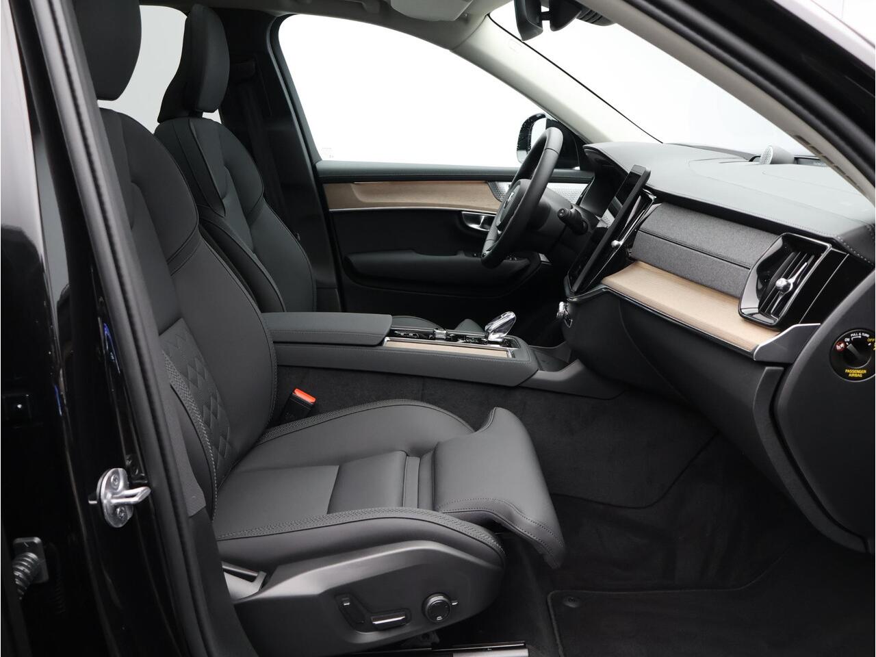 Volvo XC90 2.0 T8 Plug-in hybrid AWD Ultra Dark / Luchtvering / B&W Audio / 360 Camera / Head-Up Display / Matrix-Led / 21" Wielen / Getint Glas /