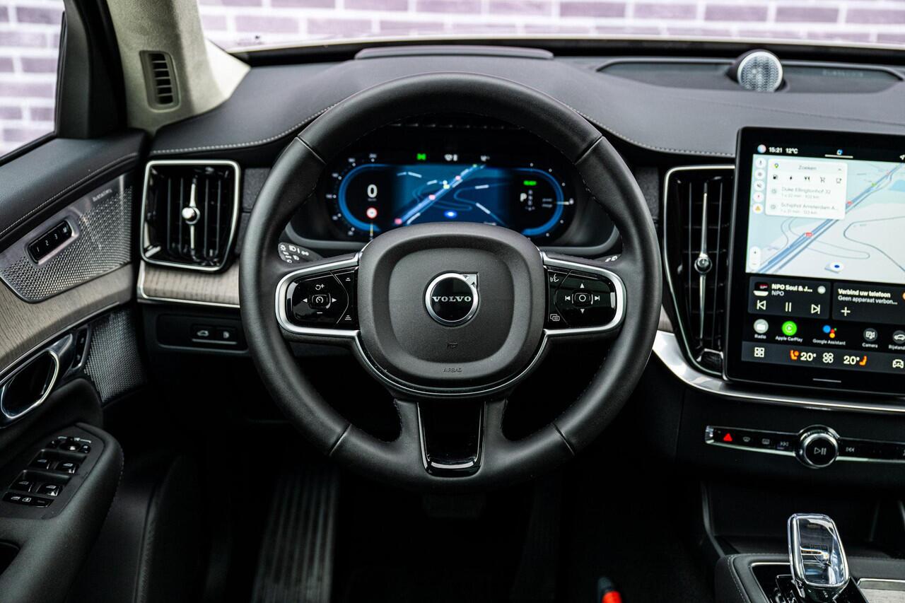 Volvo XC90 2.0 T8 Plug-in hybrid AWD Ultra Dark | Adaptieve Cruise Control | Luchtvering | Trekhaak | Panoramadak | Bowers & Wilkins Audio | Nappa Lederen Bekleding | Stoel-/Stuurverwarming | 360 Parkeercamera | 21" Velgen | Stoelventilatie | Massagefuntie voorstoel