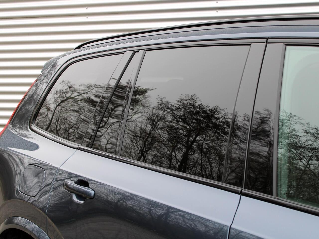 Volvo XC90 2.0 T8 Plug-in hybrid AWD Plus Dark Automaat / Panoramadak / Trekhaak / 360* camera / Bowers&Wilkens audio / Luchtvering / Privacy Glass