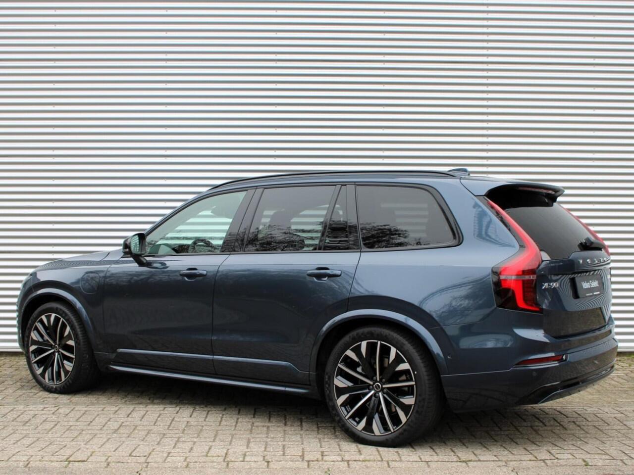 Volvo XC90 2.0 T8 Plug-in hybrid AWD Plus Dark Automaat / Panoramadak / Trekhaak / 360* camera / Bowers&Wilkens audio / Luchtvering / Privacy Glass