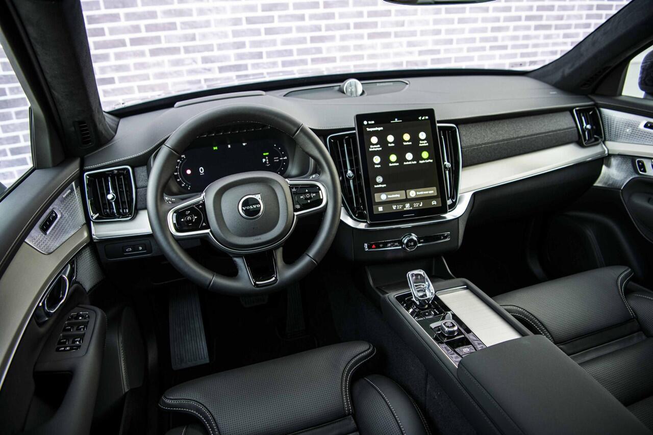 Volvo XC90 2.0 T8 Plug-in hybrid AWD Ultra Black Edition | Executive | 22" | Bowers & Wilkins | Luchtvering | Massage & Ventilatie | Gelamineerd Glas |