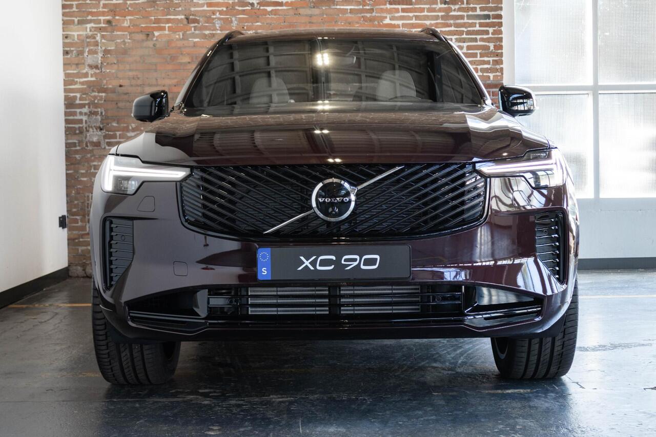 Volvo XC90 2.0 T8 Plug-in hybrid AWD Ultra Dark | Luchtvering | Getint Glas | Panorama Schuif/Kanteldak | Head-Up Display | Harman Kardon Premium Audio |