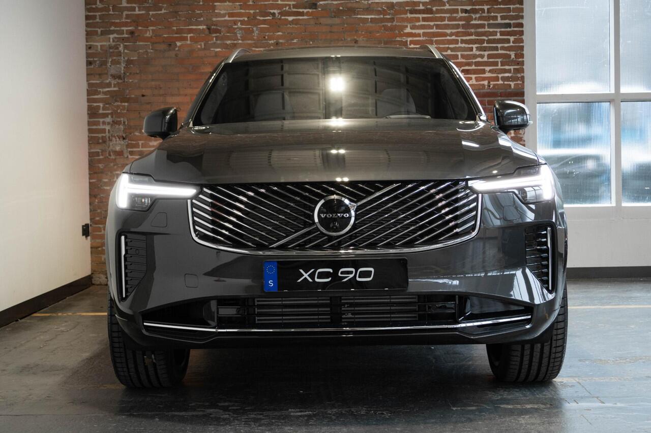 Volvo XC90 2.0 T8 Plug-in hybrid AWD Ultra Bright Executive Edition | Luchtvering | Bowers & Wilkins | Geventileerde Voorstoelen | Massagefunctie | Head-Up Display | 22" Lichtmetalen Wielen |