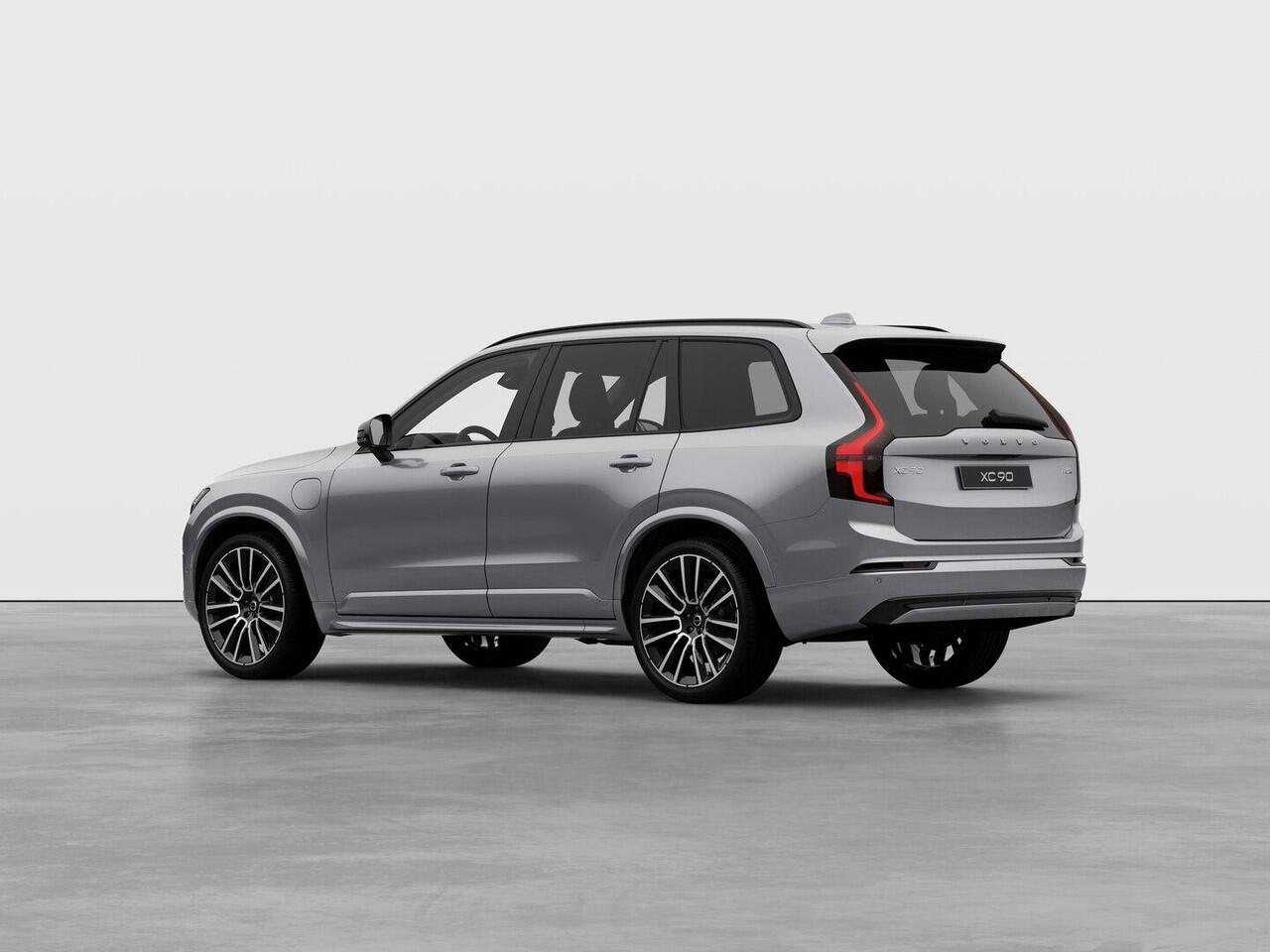 Volvo XC90 2.0 T8 Plug-in hybrid AWD Ultra Dark Automaat / Panoramadak / Luchtvering / 22" velgen / Privacy Glass / Massage stoelen / MY2026