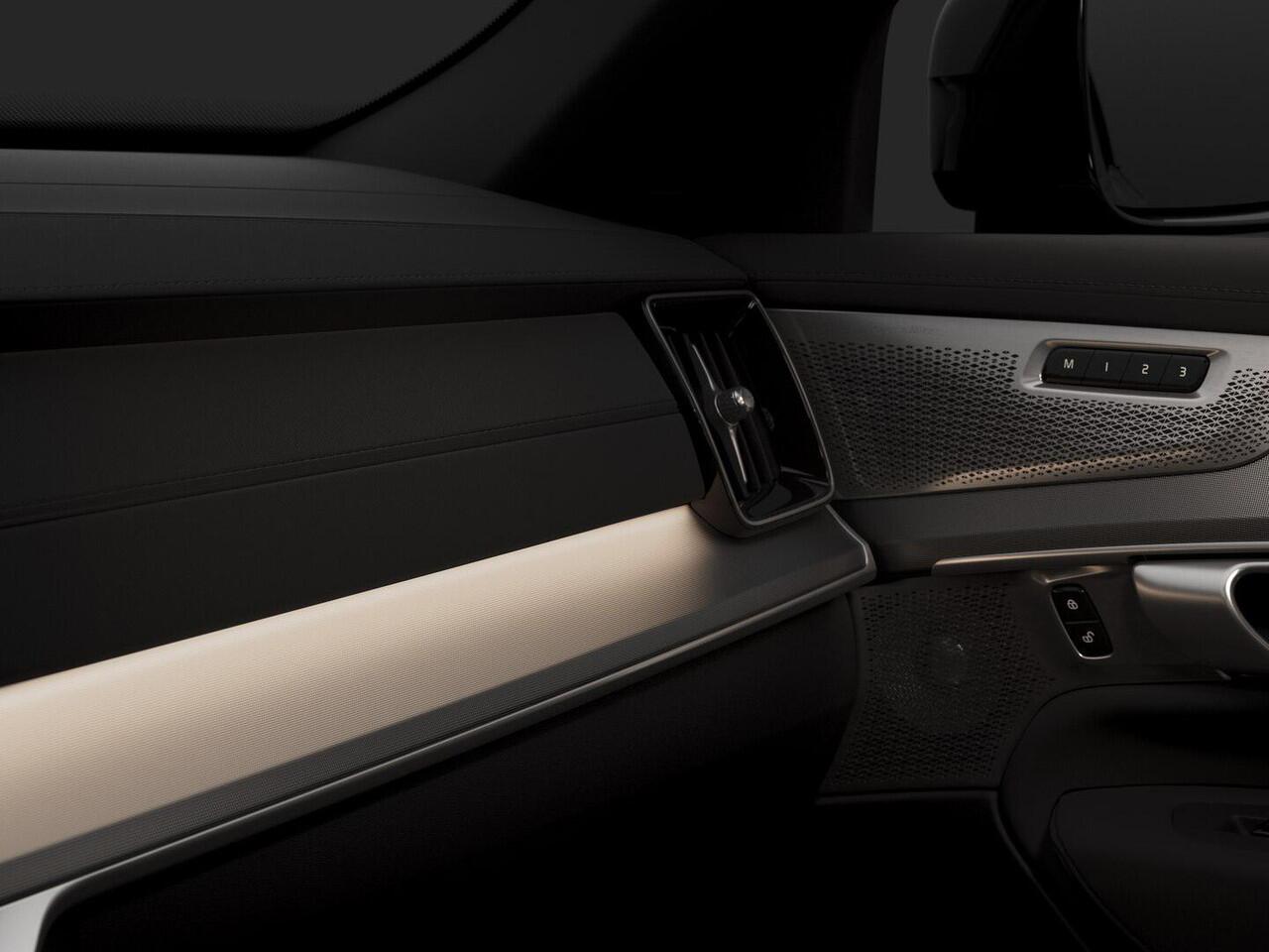 Volvo XC90 2.0 T8 Plug-in hybrid AWD Ultra Dark Exec. Ed. Panorama dak / Luchtvering / Bowers& Wilkins audio / Head-up display / Geventileerd leder met massagefunctie voorstoelen / Nubuck hemelbekl. / 22 inch wielen