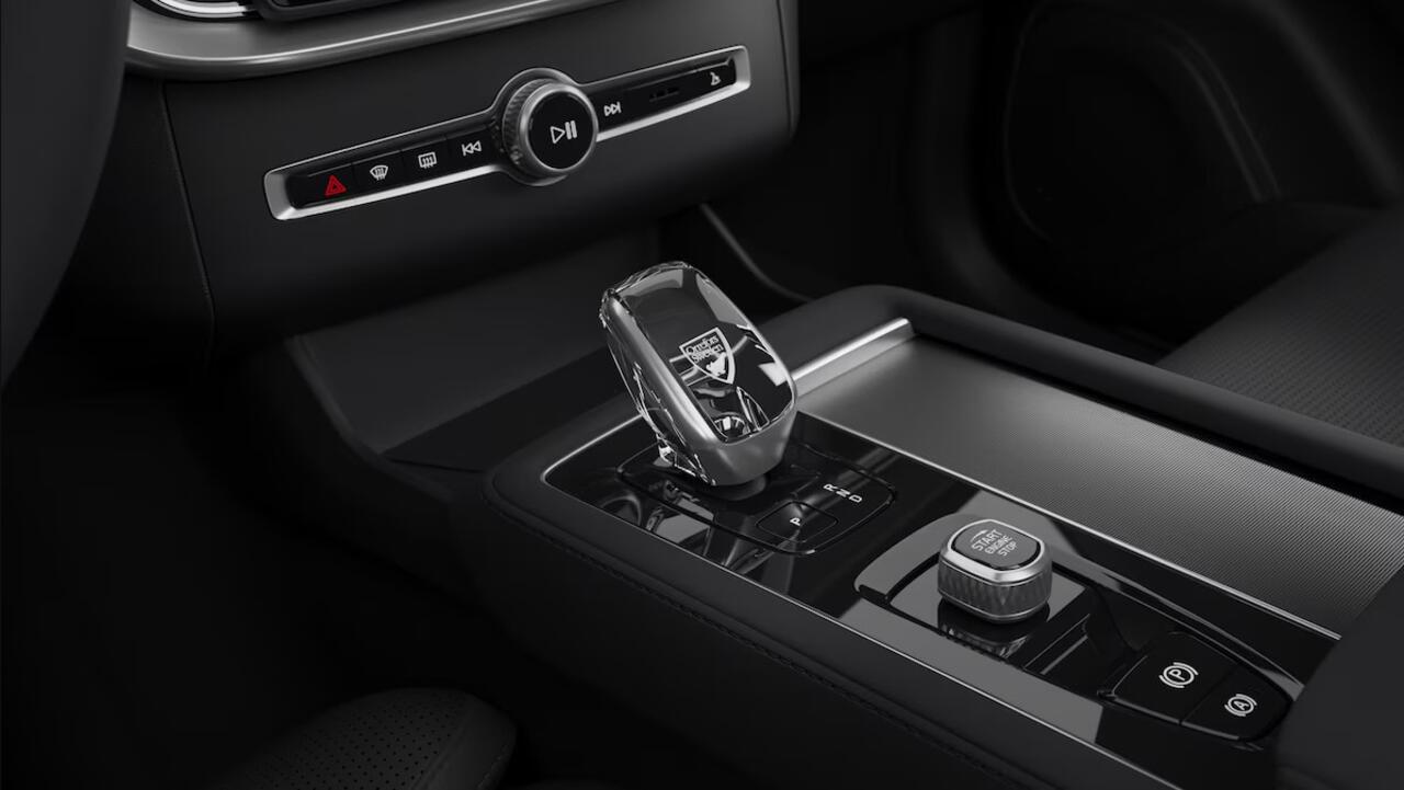 Volvo XC90 T8 AWD Ultra Black Edition Executive | Full option | Luchtvering | B&W | Privacy glas