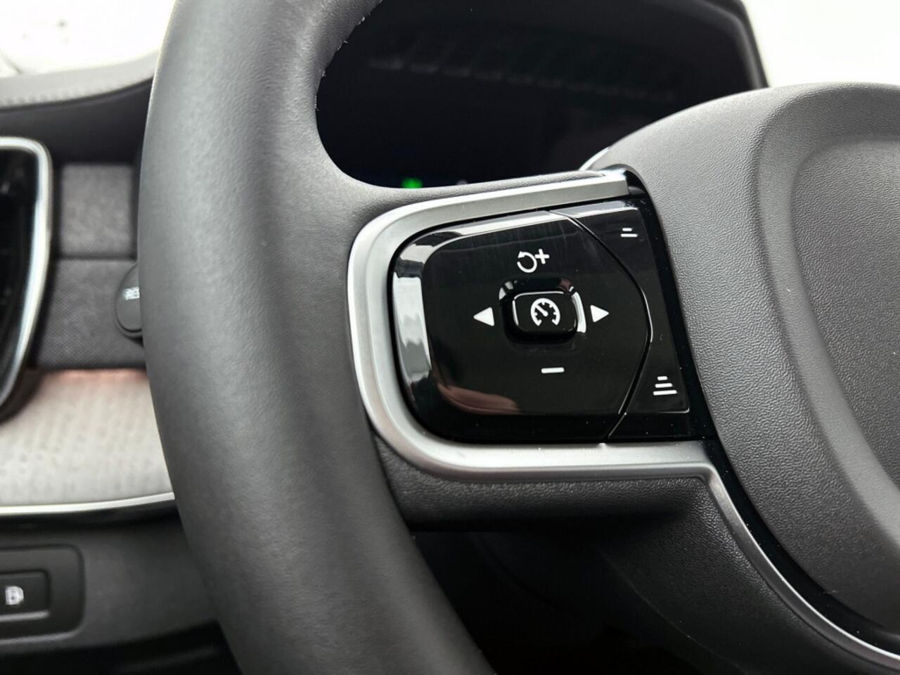 Volvo XC90 2.0 T8 AWD Ultra Dark Executive Edition | Bowers & Wilkins | Luc